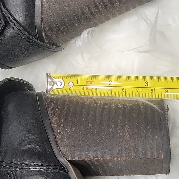 Boots - Picture 8 of 10